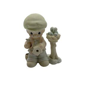 Precious Moments 1991 Figurine Only Love Can Make A Home Collectors Club Edition